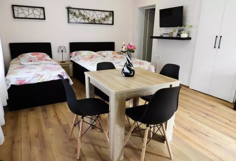 پانسیون Hana Apartmani