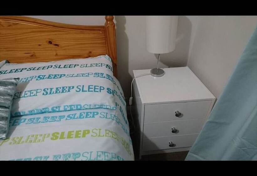 پانسیون Room In Guest Room En Suite Shower Room Double Room With 1 Double Deyr