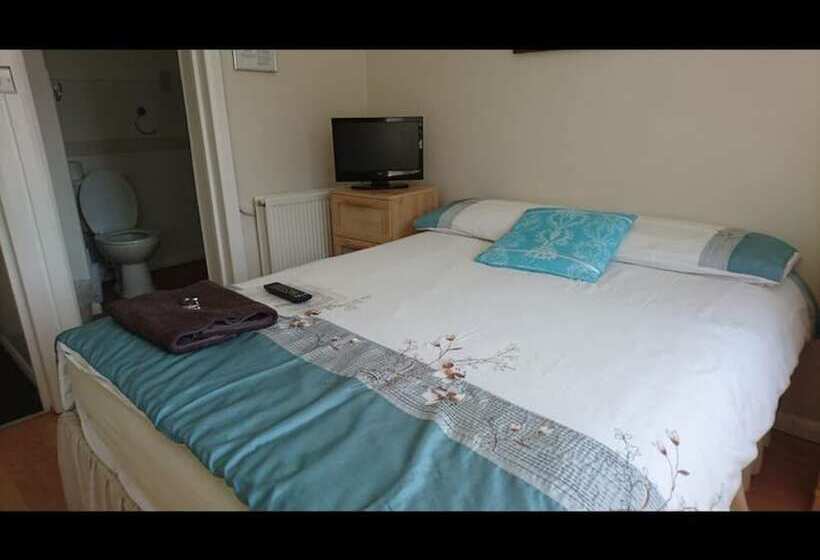 پانسیون Room In Guest Room En Suite Shower Room Double Room With 1 Double Deyr