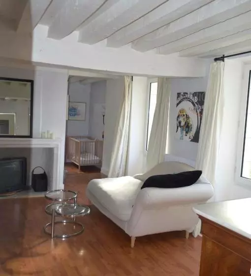 پانسیون Room In Guest Room   Maison Lamerique Welcome You To One Of Their Rooms Dogs Are Also Welcomed