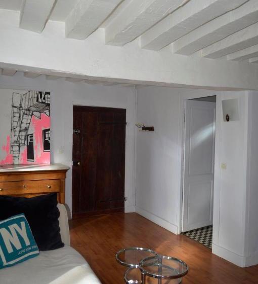 Pension Room In Guest Room   Maison Lamerique Welcome You To One Of Their Rooms Dogs Are Also Welcomed