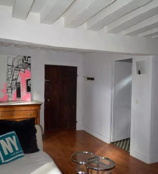 پانسیون Room In Guest Room   Maison Lamerique Welcome You To One Of Their Rooms Dogs Are Also Welcomed