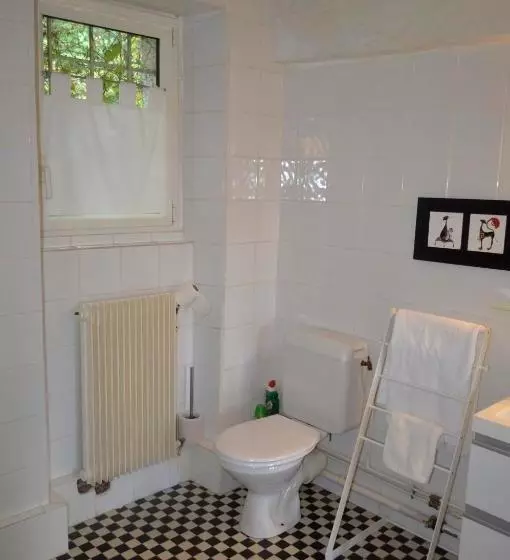 پانسیون Room In Guest Room   Maison Lamerique Welcome You To One Of Their Rooms Dogs Are Also Welcomed