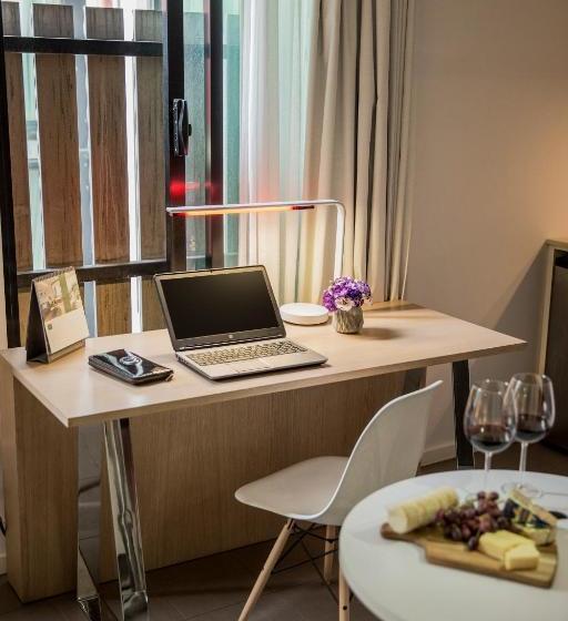 Fraser Place Melbourne