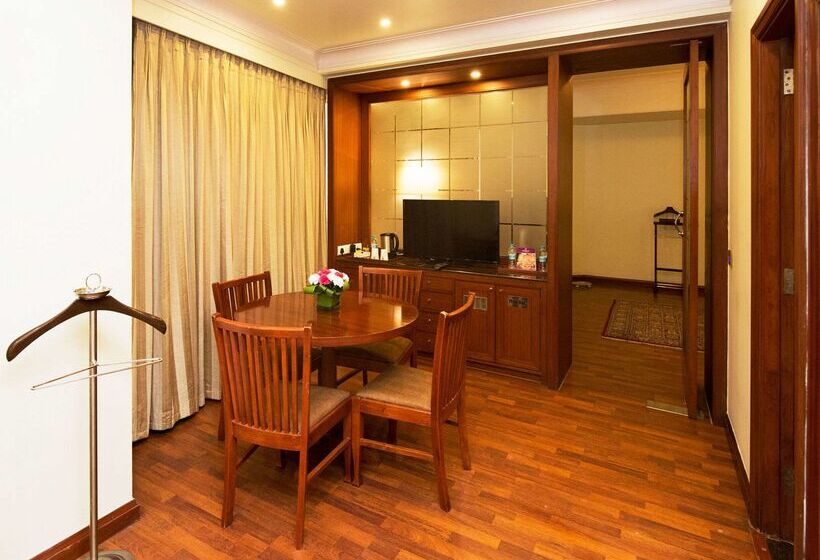 בית מלון כפרי Clarion Bella Casa At Airport