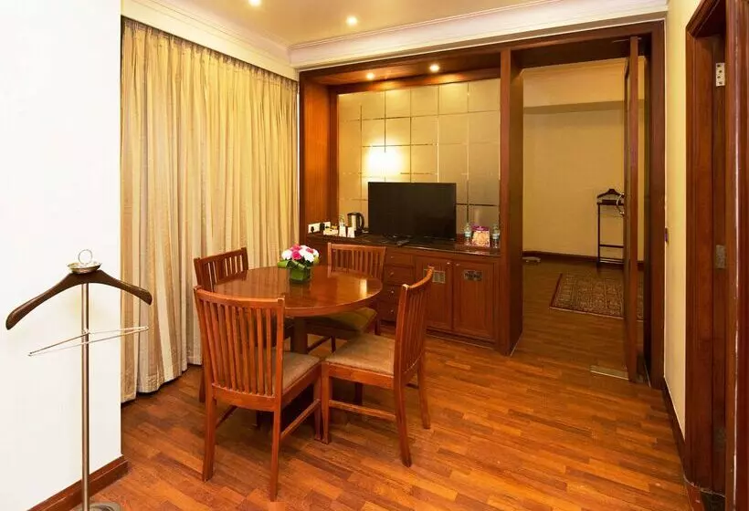 בית מלון כפרי Clarion Bella Casa At Airport