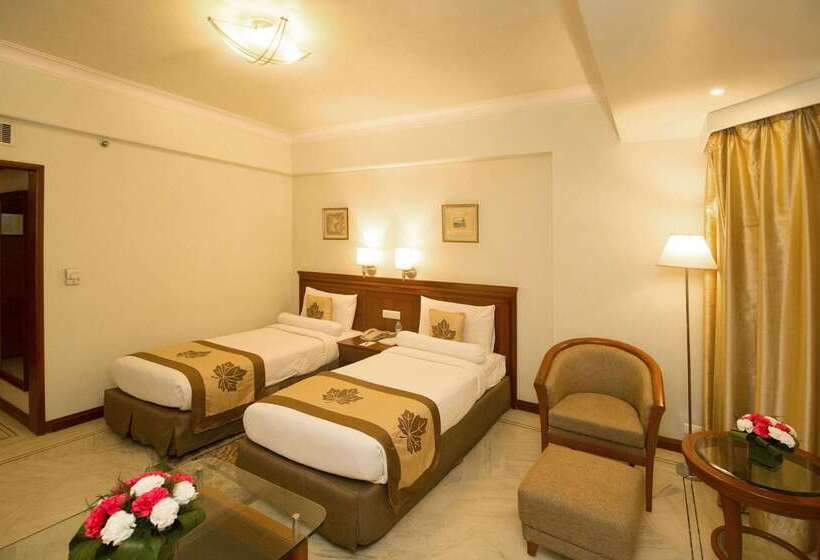 בית מלון כפרי Clarion Bella Casa At Airport