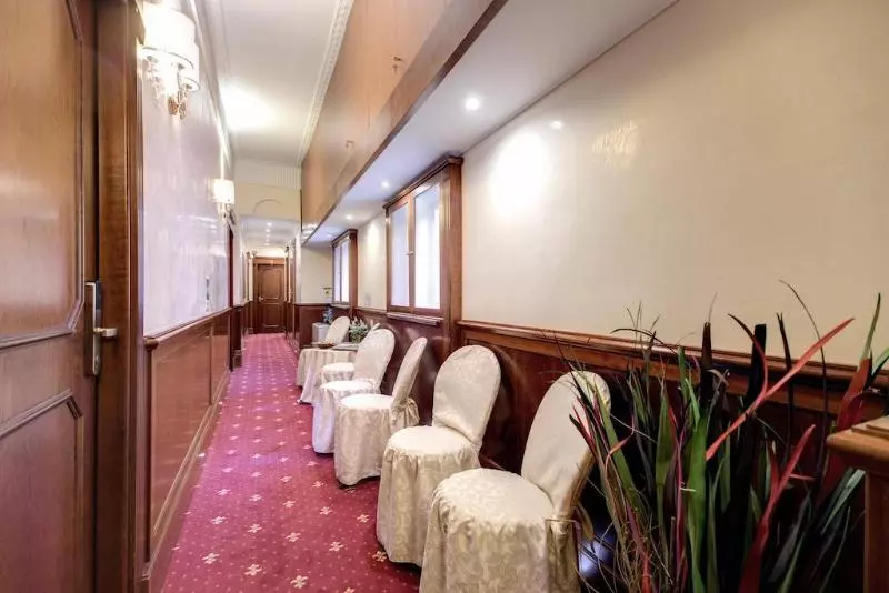 هتل Esedra Inn