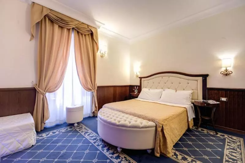 هتل Esedra Inn
