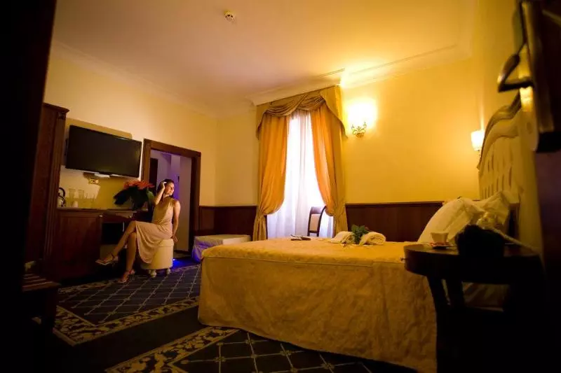 هتل Esedra Inn