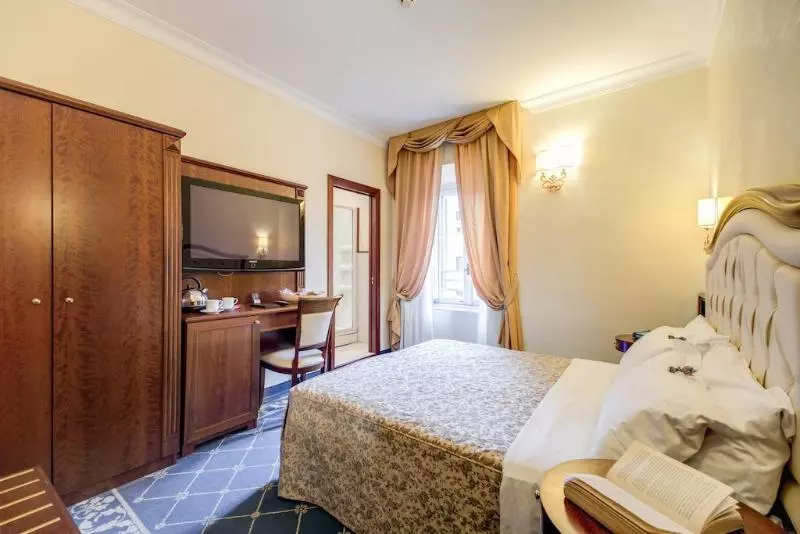 هتل Esedra Inn
