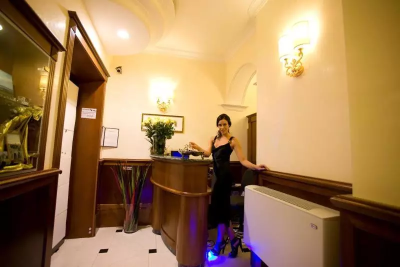 هتل Esedra Inn