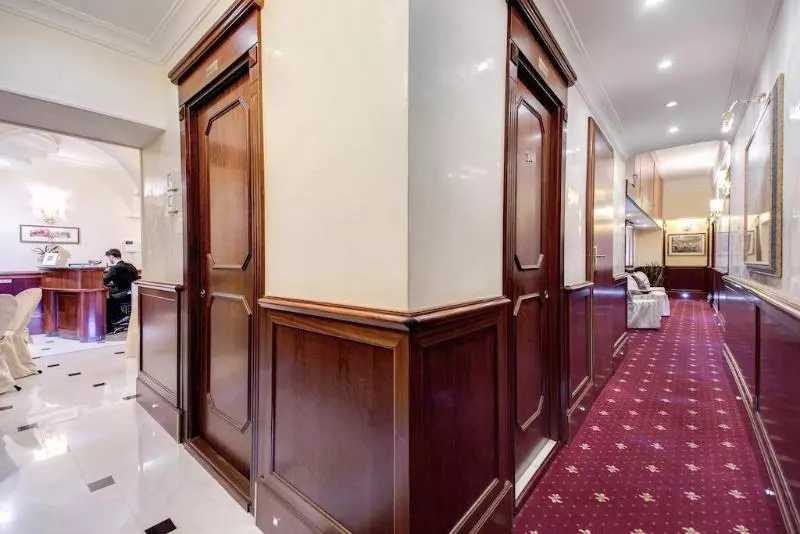 هتل Esedra Inn