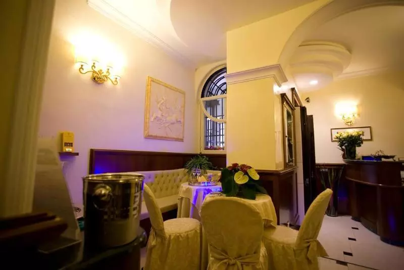 هتل Esedra Inn