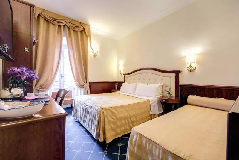 هتل Esedra Inn