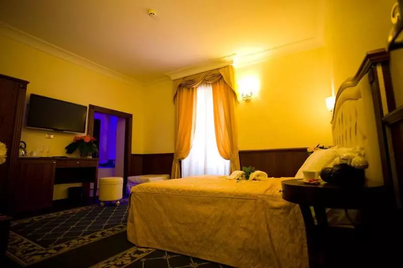 هتل Esedra Inn
