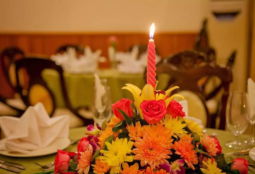 Отель Golden Sand