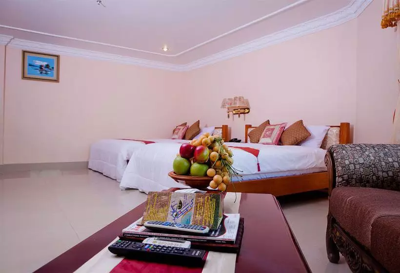 Отель Golden Sand