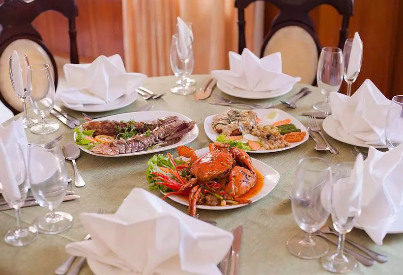 Отель Golden Sand