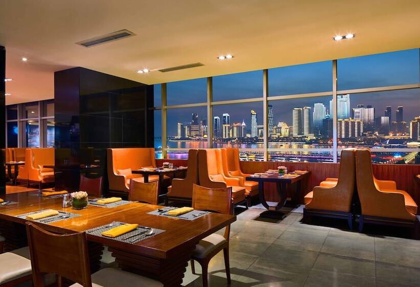 Intercontinental Qingdao, An Ihg Hotel Inside The Olympic Sailing Center