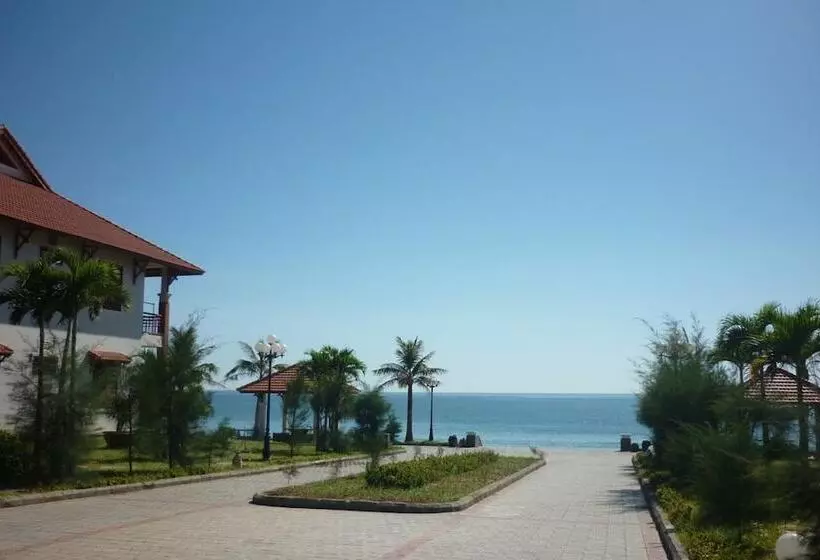 هتل Lang Co Beach Resort