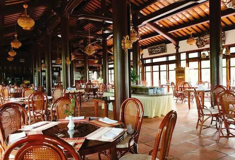 هتل Lang Co Beach Resort