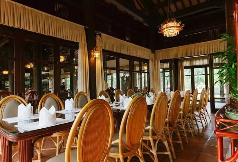 هتل Lang Co Beach Resort