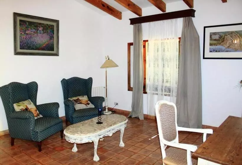 Сельский отель Petit Hotel Es Figueral