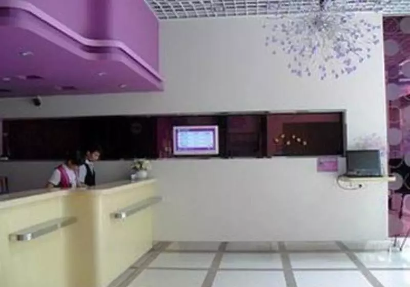 Отель V8 Zhanqianlu