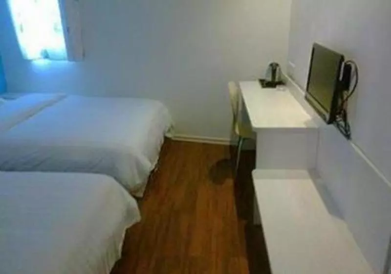 Отель V8 Zhanqianlu