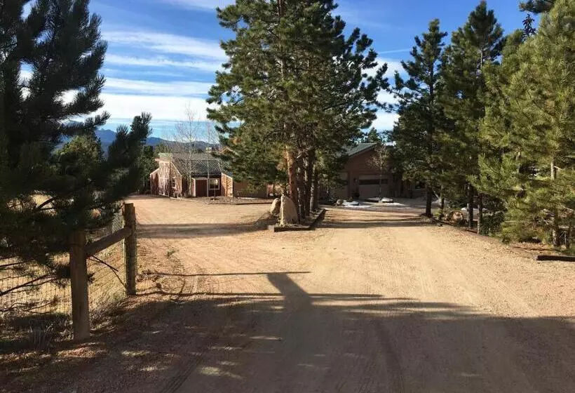 ベッドアンドブレックファースト Rampart Range Resort
