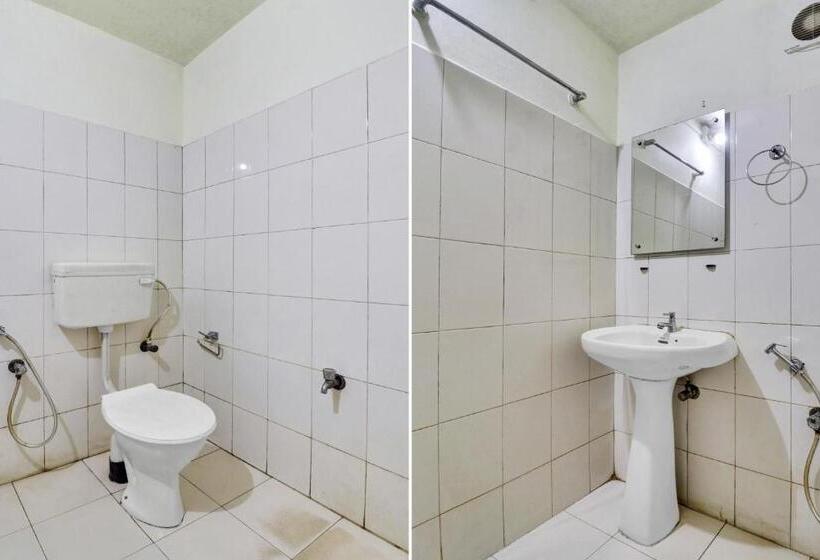 Hotel Collection O 80108 Aec Residency