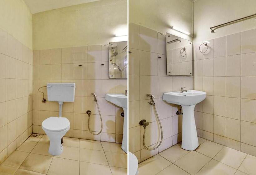 Hotel Collection O 80108 Aec Residency