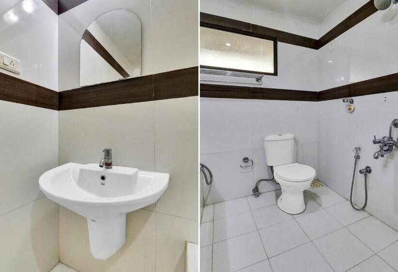 Hotel Collection O 80108 Aec Residency