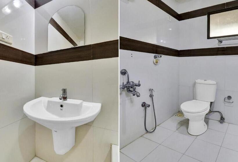 Hotel Collection O 80108 Aec Residency