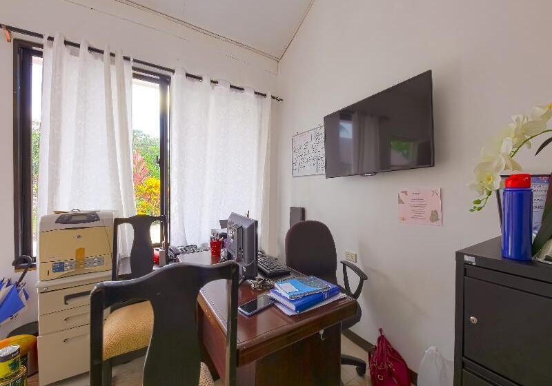 ホテル Oyo 784 Crisol Garden Cafe And Resort