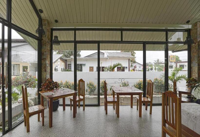 ホテル Oyo 784 Crisol Garden Cafe And Resort