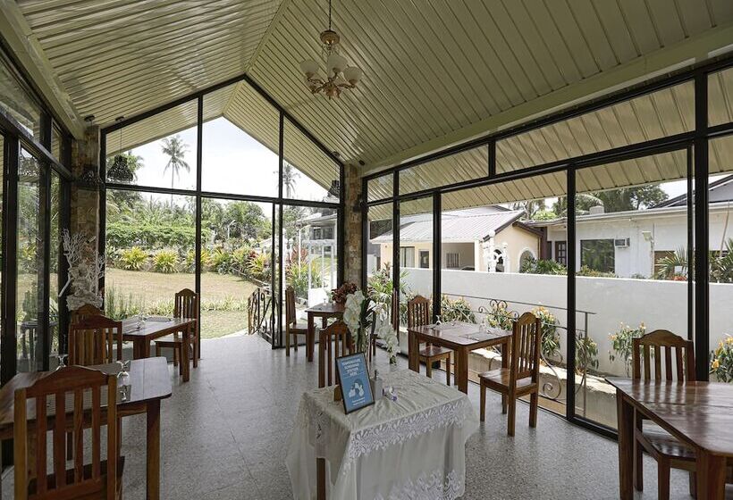 ホテル Oyo 784 Crisol Garden Cafe And Resort