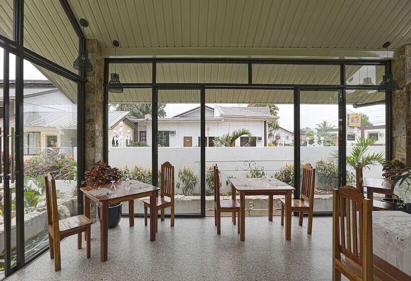 ホテル Oyo 784 Crisol Garden Cafe And Resort