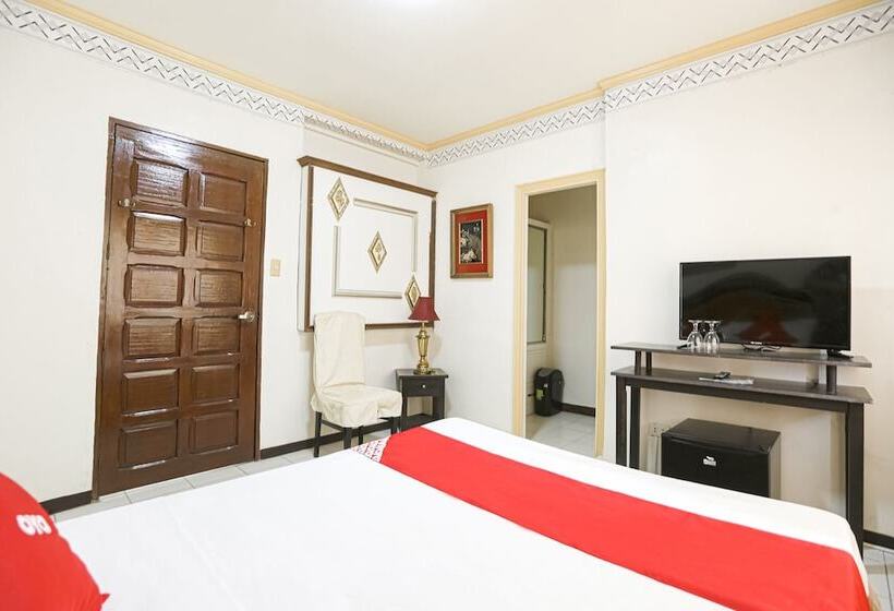 ホテル Oyo 784 Crisol Garden Cafe And Resort