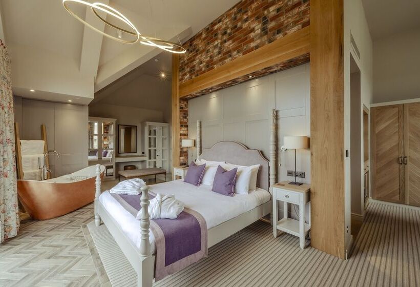 Отель Sandburn Hall