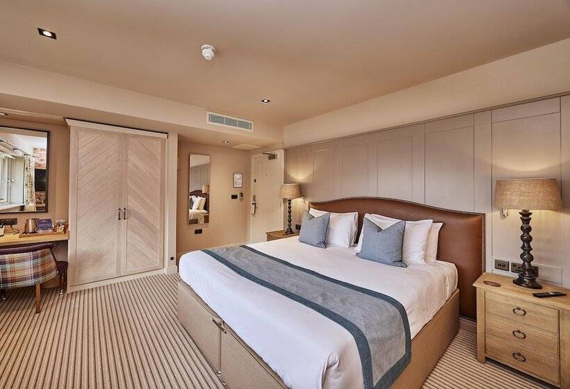 Отель Sandburn Hall