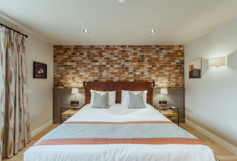 Отель Sandburn Hall