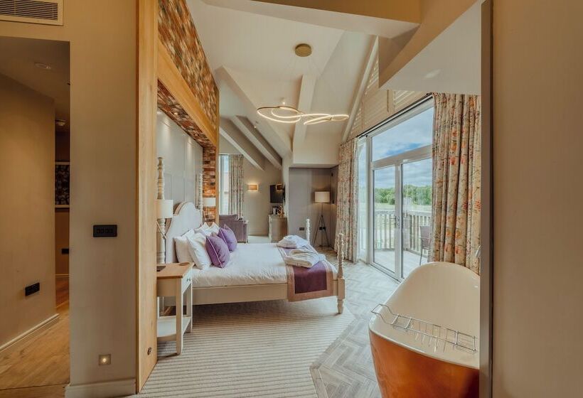 Отель Sandburn Hall