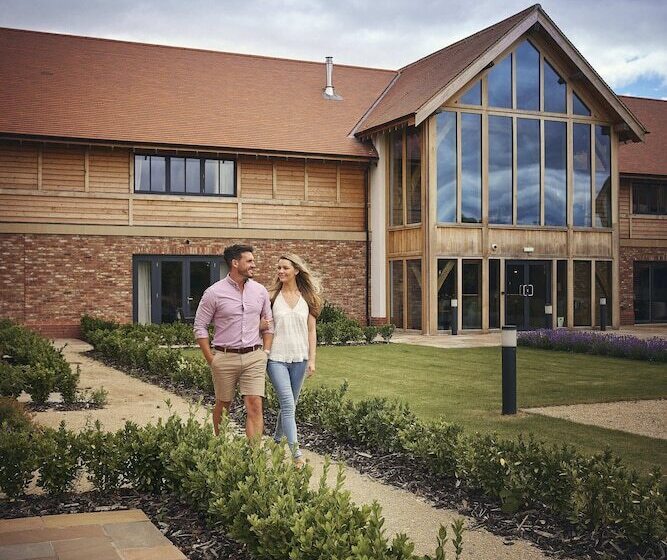 Отель Sandburn Hall