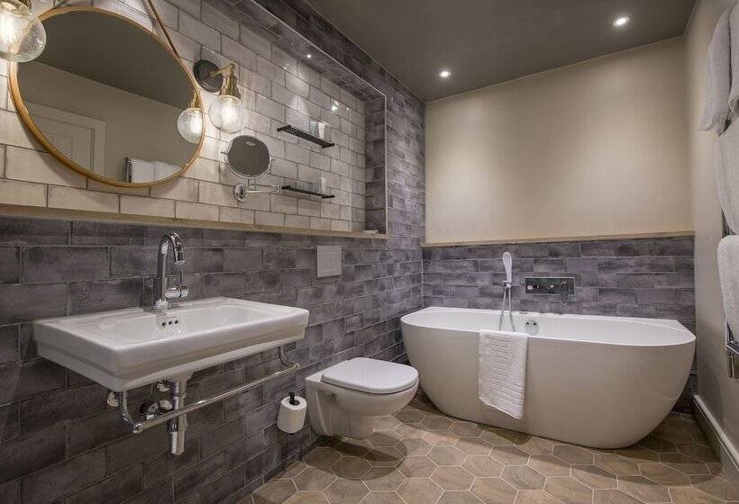 Отель Sandburn Hall