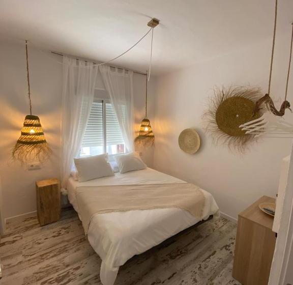 膳宿费 Alma Zahora