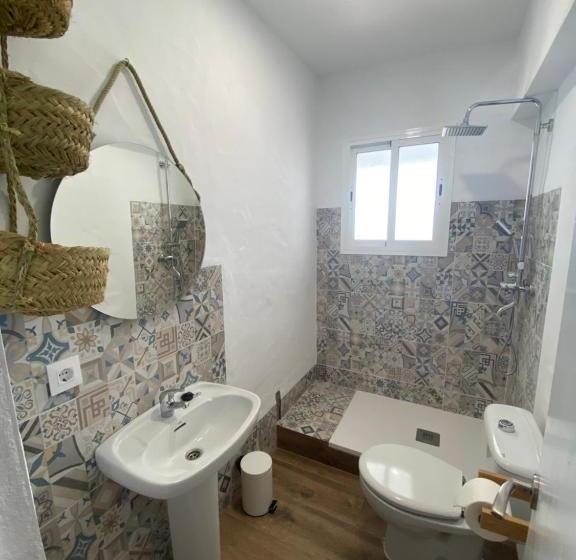 膳宿费 Alma Zahora