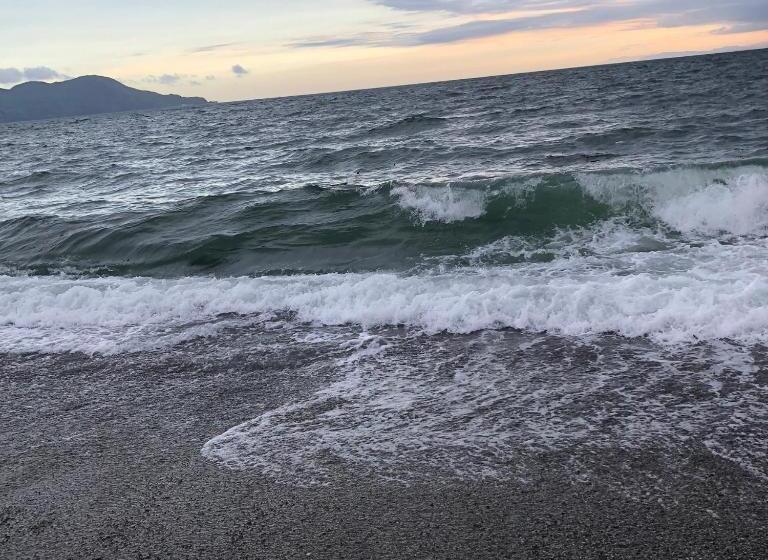 فندق صغير 沼津ライダーハウスしんちゃん