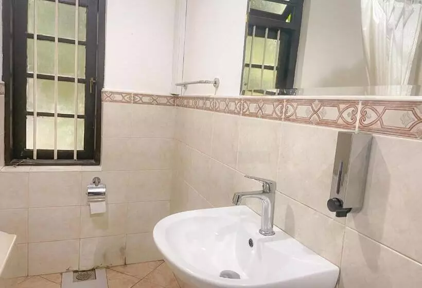 ユースホステル Lost & Found   Colombo